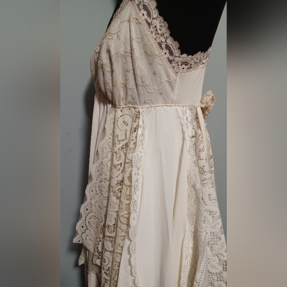 🍒 Boho Vintage Layered Lace Upcycled Slip Wedding Dress - Picture 7 of 14